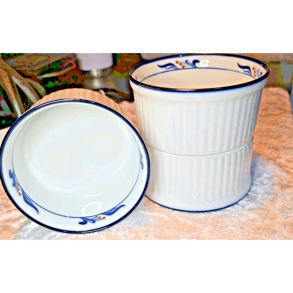 1982 Dansk Bistro Open Custard 4-1/4" in diameter with & Blue trim‎